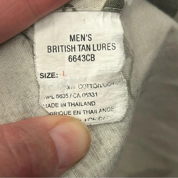 Woolrich Mens L White Grey Button Down Shirt Canoe Fishing Lures Pattern‎ - Picture 6 of 8